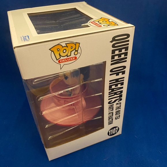 Funko Pop! Deluxe Disney 50th Queen of Hearts - Picture 5 of 5